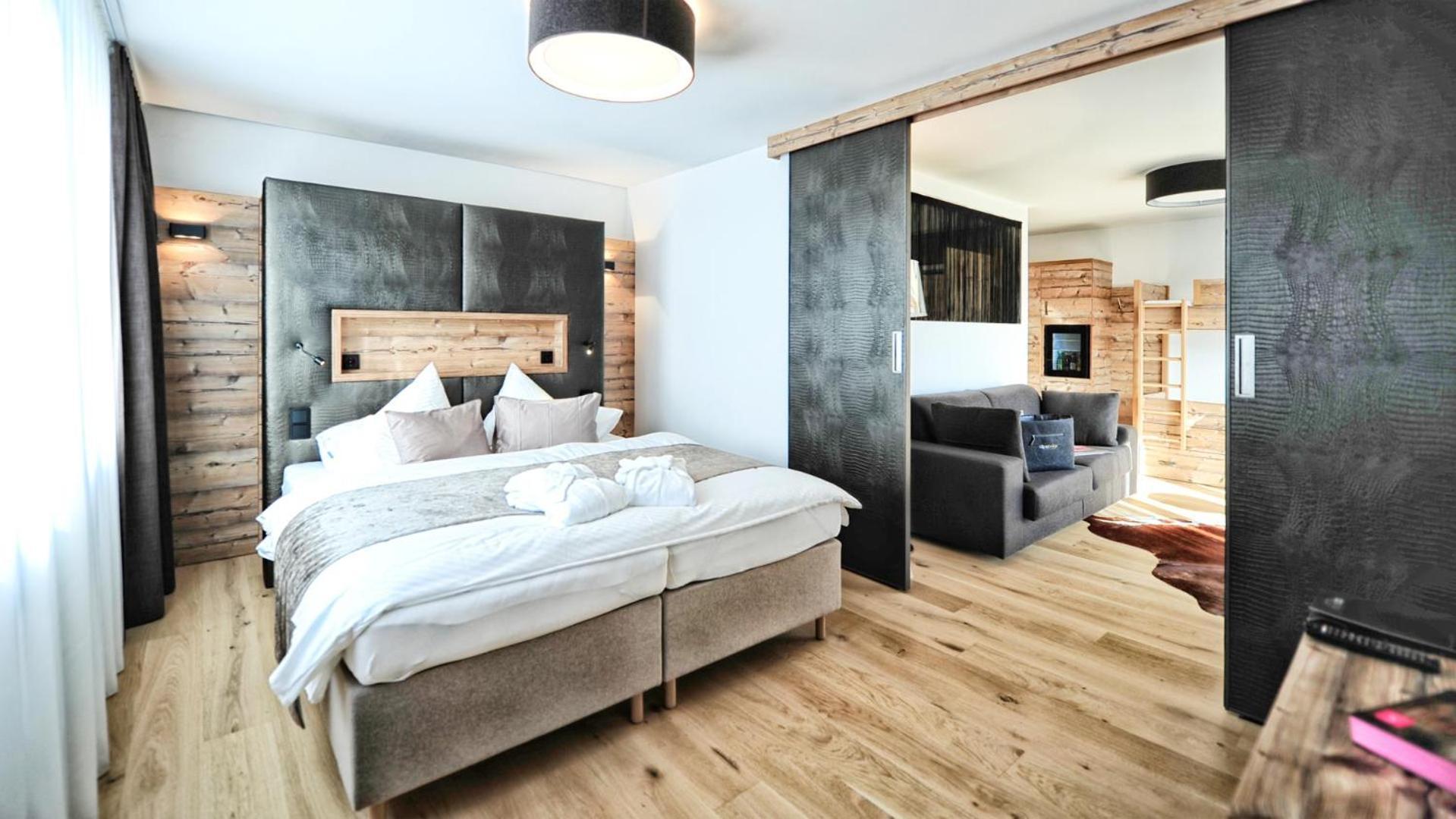Alps Lodge Fiss Habitación foto