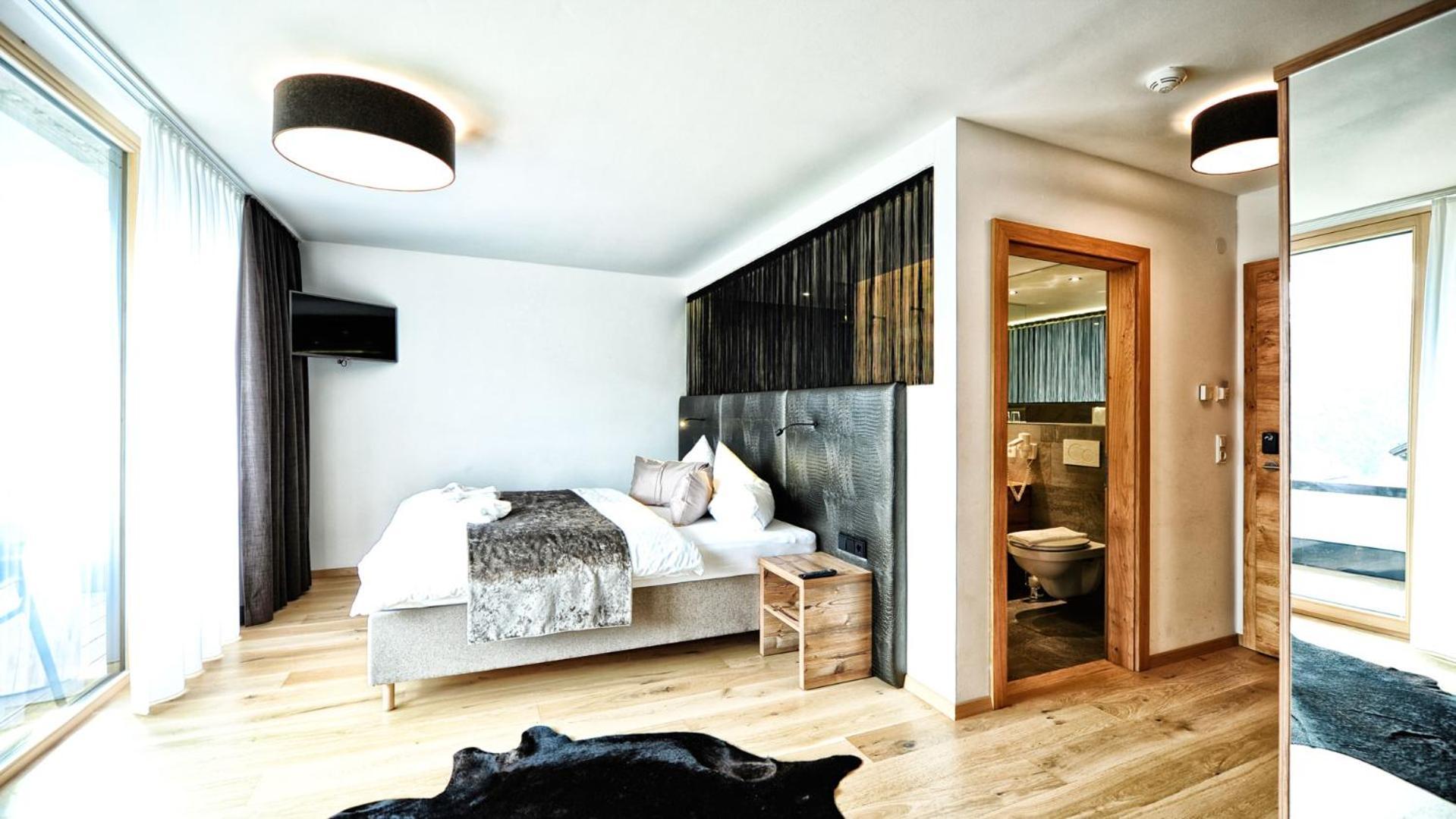 Alps Lodge Fiss Habitación foto