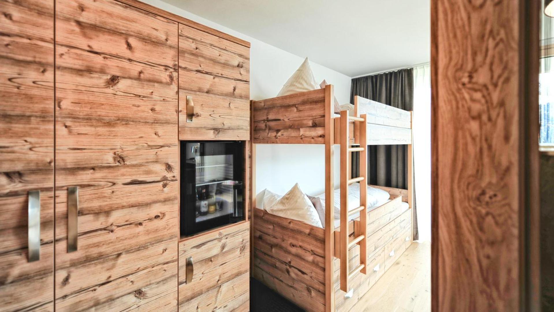 Alps Lodge Fiss Habitación foto